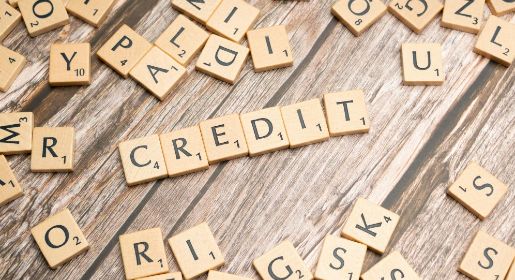 Co to jest sankcja kredytu darmowego i komu przysługuje?